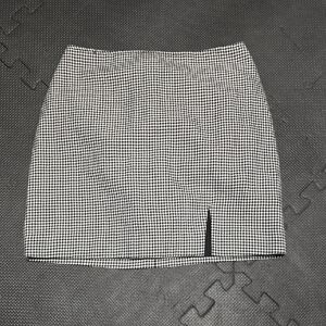 Forever 21 Monochrome Houndstooth Pencil Skirt